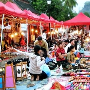 Prepare for night market, Luang Prabang