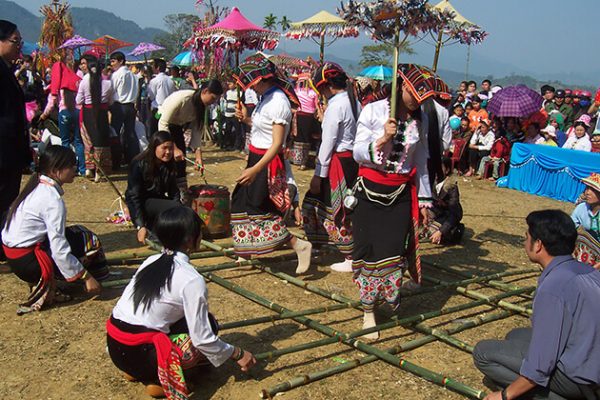 Hoa Binh Reservoir & Hill Tribe Villages Tour – 1 Day - Vietnam Vacation