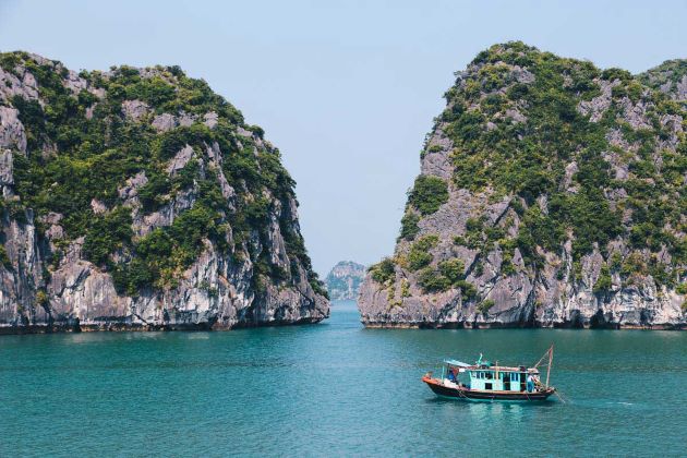 halong bay the unesco world natural heritage site