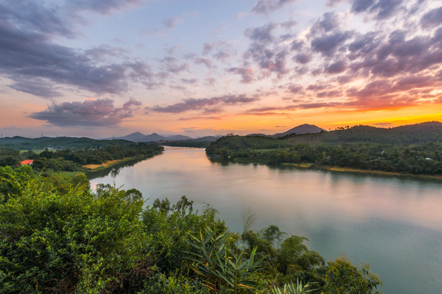 perfume-river-vietnam-vacation