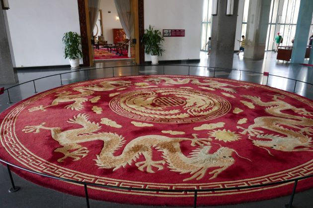The large dragon carpet at Saigon reunification palace