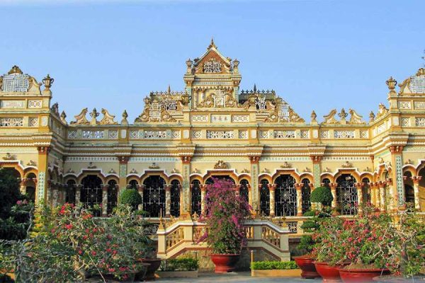 Vinh Trang pagoda - Indochina tours