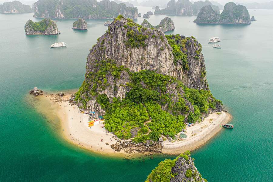 Ba Trai Dao beach- Vietnam tour packages