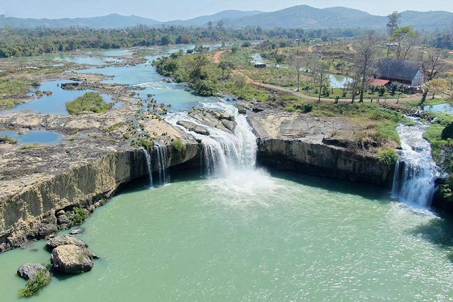 Dray Nur Waterfall-Vietnam adventure tours