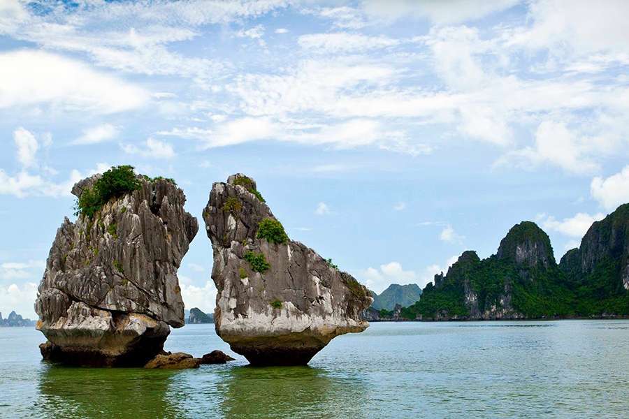 Fighting Cock Islet - Vietnam Laos tour