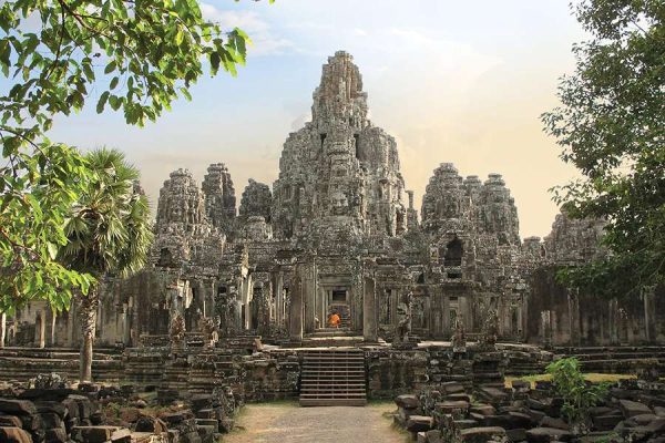 Bayon temple- Vietnam Cambodia tour packages